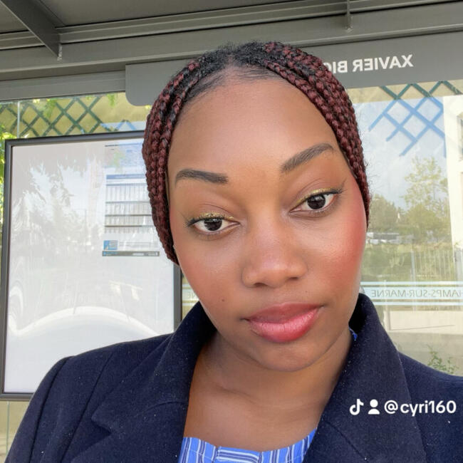 Babysitter in Champs-sur-Marne: Carole