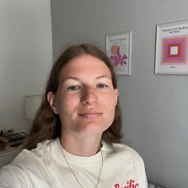 Babysitter in Nantes: Julie