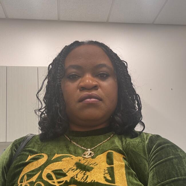 Baby-sitter in Edmonton: Naomi