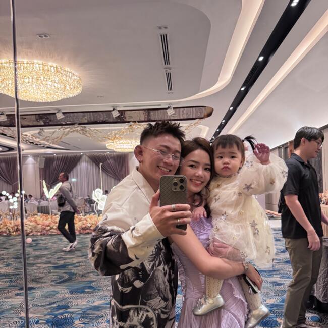 Работа детегледачка в София: Kim Hui