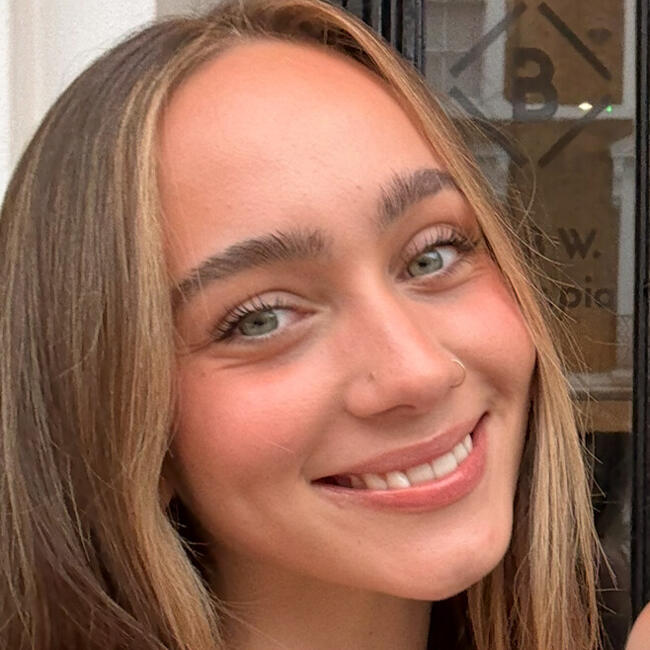 Babysitter in Adelaide: Bella