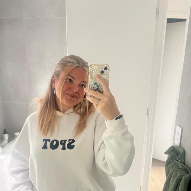 Babysitter in Drysdale: Bethany