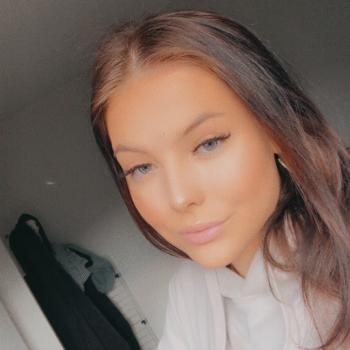 Barnvakter i Sandviken: Emilia
