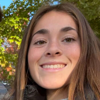 Babysitter in Naperville: Olivia