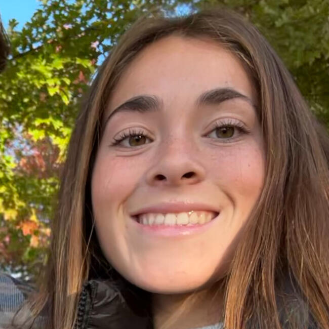 Babysitter in Naperville: Olivia