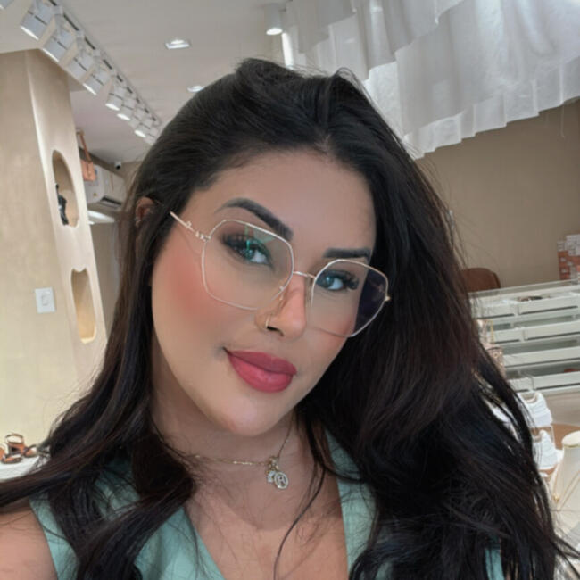 Babysitter in Governador Valadares: Valéria