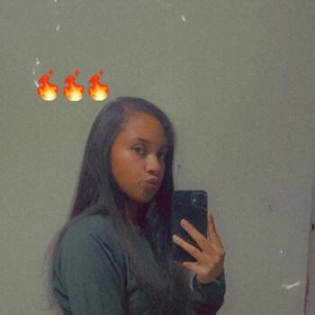 Babysitter Houston: Launjanae