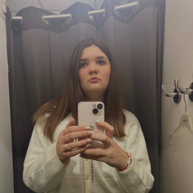 Babysitter in Agen: Elora