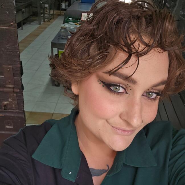 Babysitter in Aroeira (Distrito de Setúbal): Chloé