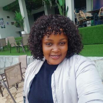 Babysitter Bristol: Fridah