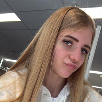 Oppas Helmond: Julia