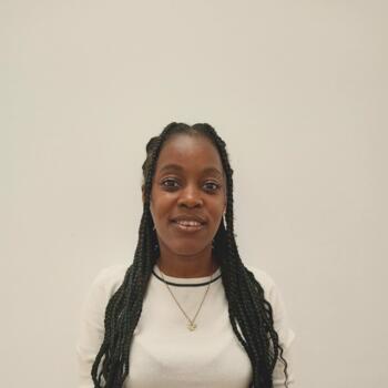 Babysitter in Almada: Emileida
