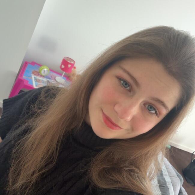 Babysitter in Issoire: Ennora