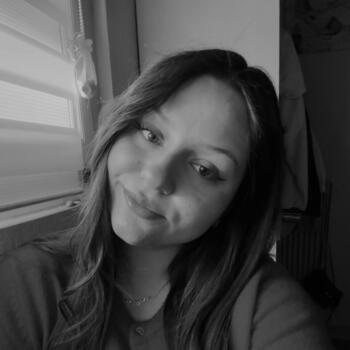 Babysitter in Écrouves: Lena