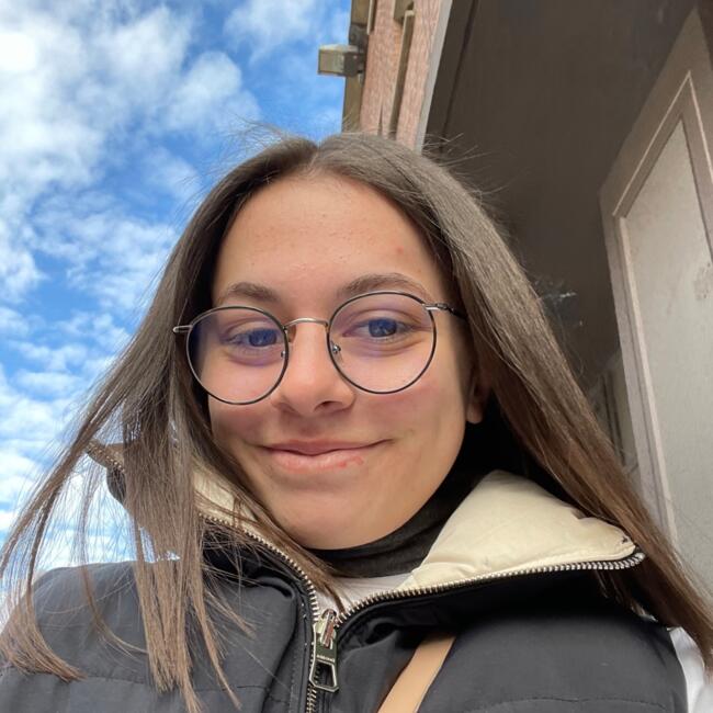 Babysitter in Saint-Sébastien-sur-Loire: Fanny