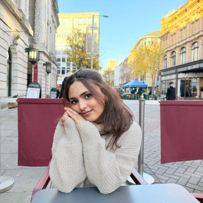 Babysitter in Nottingham: Minahil