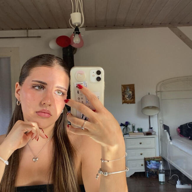 Babysitter in Mehlbach: Charlotte