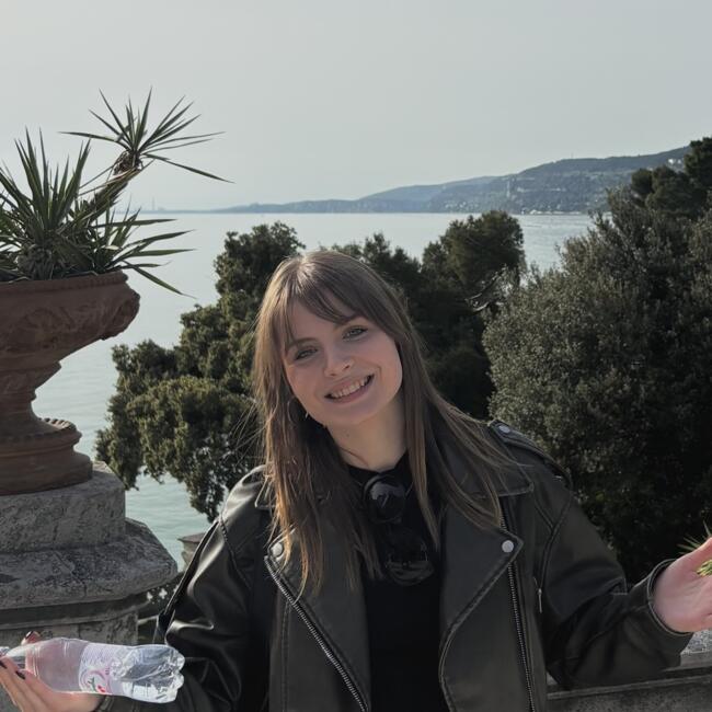 Babysitter in Ljubljana: Lora