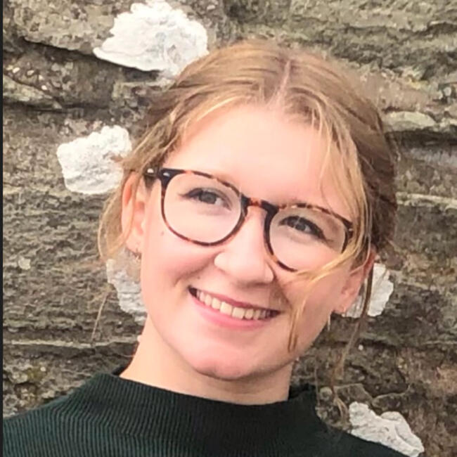 Baby-sitter in Sheffield: Ella