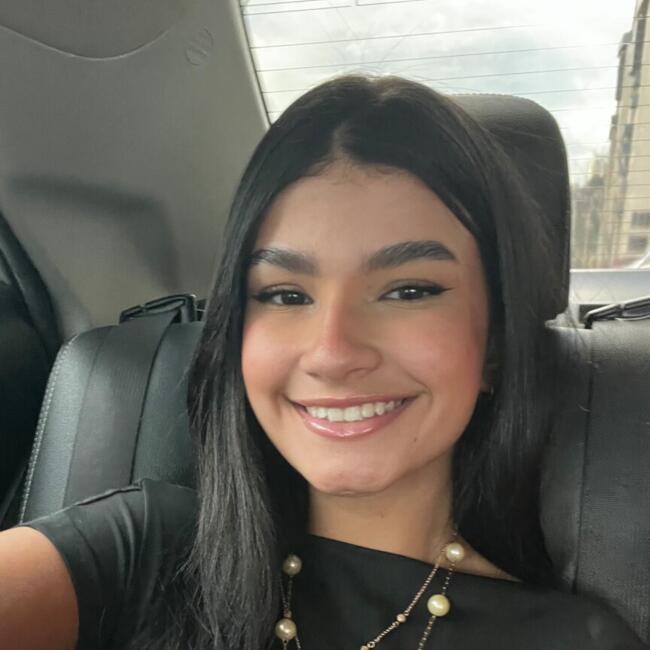 Babysitter in Brasília: Marcela