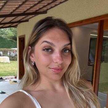 Babysitter in Nova Friburgo: Isabella Schuenck