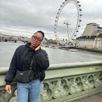 Babysitter in Melun: Chloé