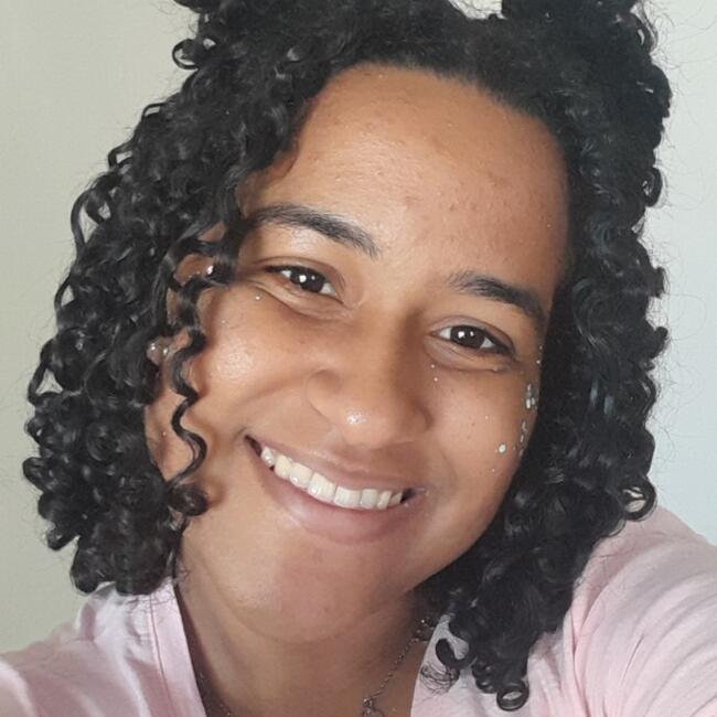 Babá em Recife: Karolina