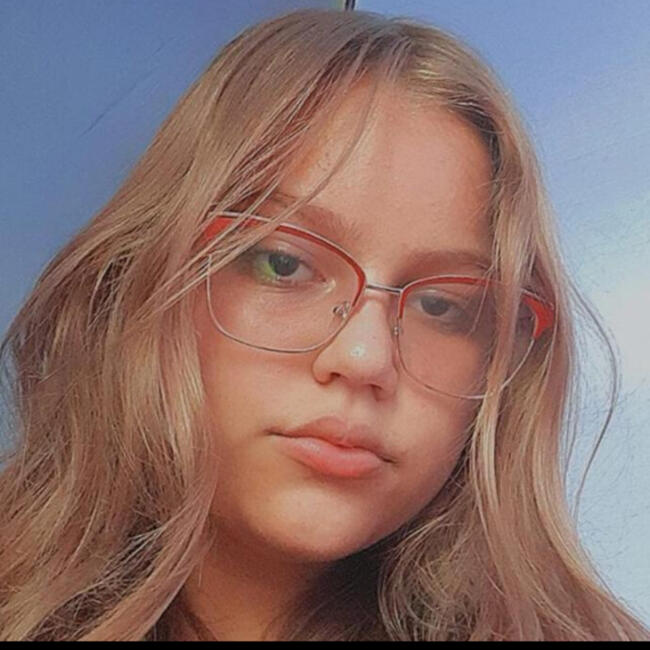 Babysitter in Cosmorama: Laura
