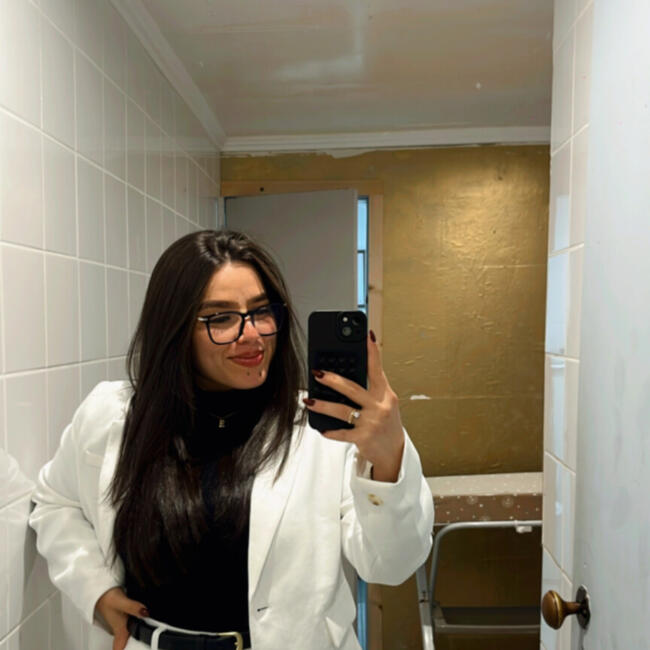 Childminder in Albufeira: Emanuelly Paiva