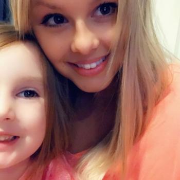 Baby-sitter Surrey: Sara