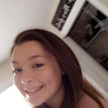 Babysitter Greenville: Courtney