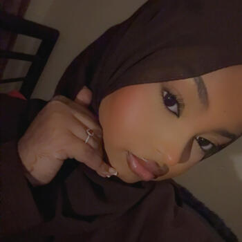 Babysitter London: Amani