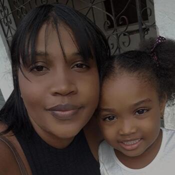 Babysitter in Salvador: Vania