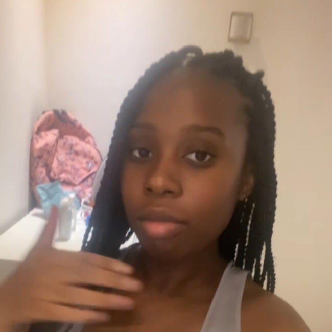 Babysitter in Meudon: Amanda