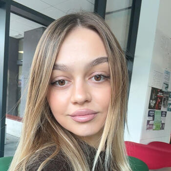 Babysitter in Krakow: Laura