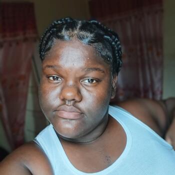 Babysitter Kingston: Sheddean