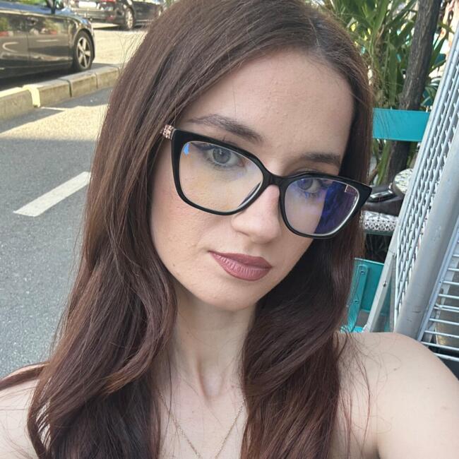 Bonă în București: Roxana