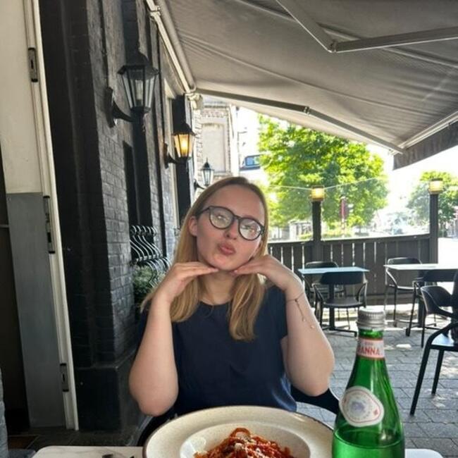 Babysitter in Frasnes-lez-Anvaing: Althéa