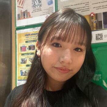 Babysitter in Singapore Island: Desiree