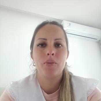 Babá Votorantim: Karina