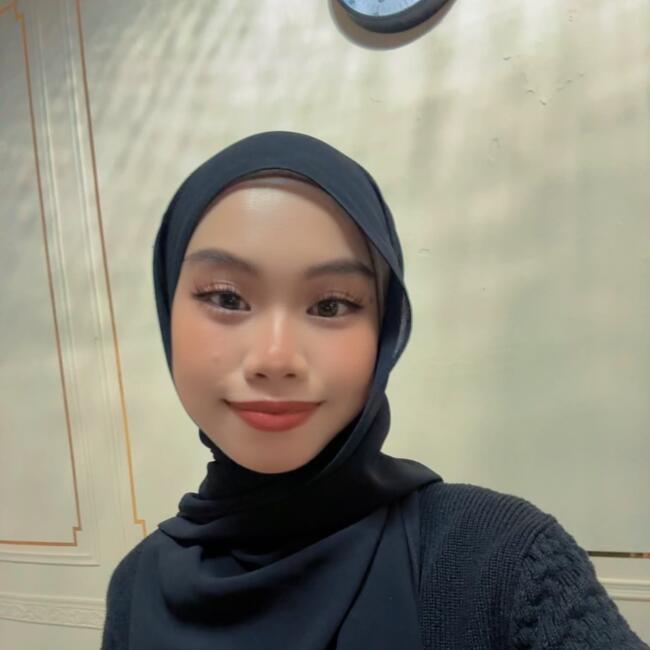 Pengasuh di Shah Alam: Elliesya