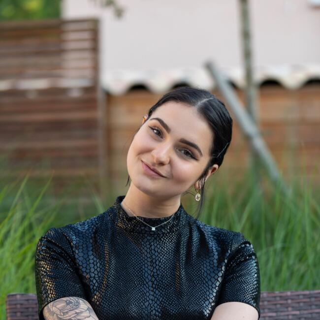 Babysitter in Avon: Ambre