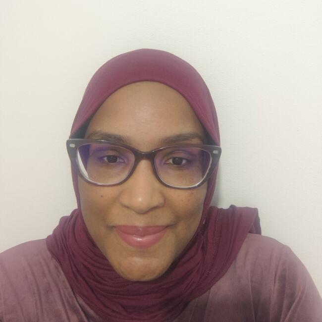 Babysitter in Paris: Hasna