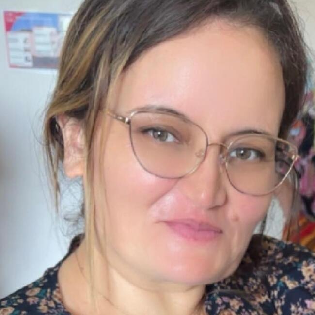 Assistante maternelle à Fresnes: Zakia
