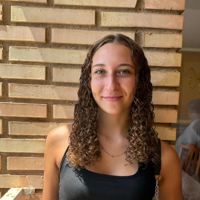 Canguro en Torredembarra: Melania