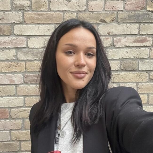 Babysitter in Sunshine Coast: Alina