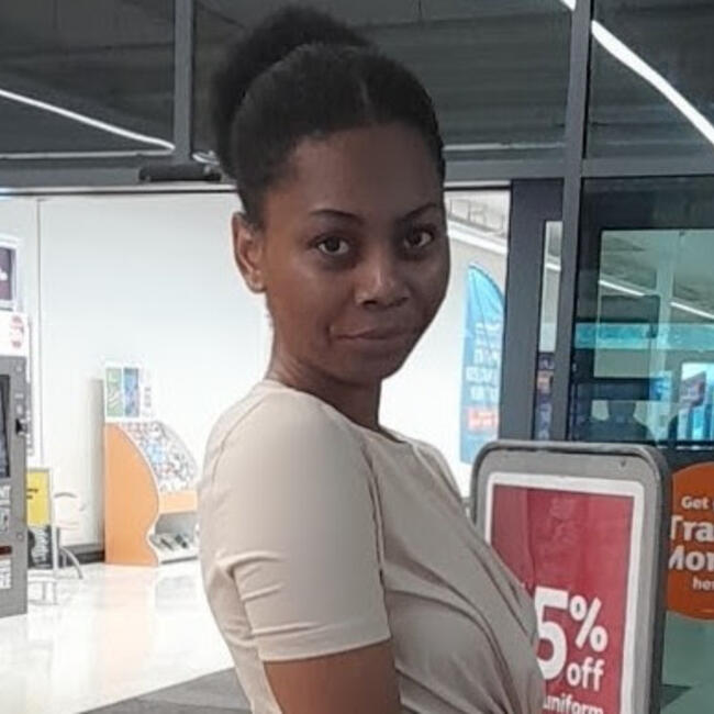 Babysitter in Bilston: Oiza