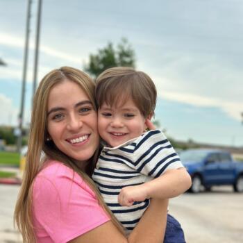 Babysitter Job in Santa Tecla: Babysitter Job Maria