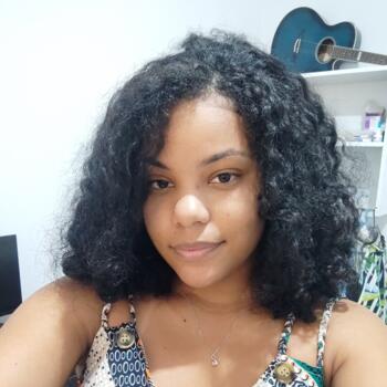 Babysitter in Teixeira de Freitas: Julia