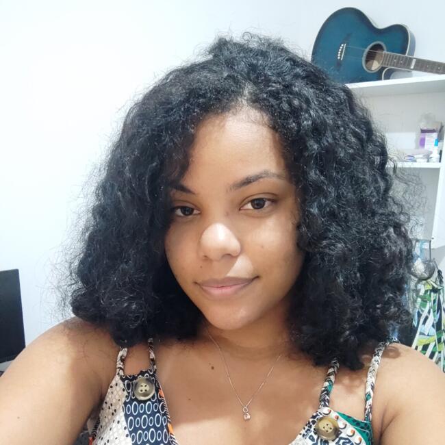 Babysitter in Teixeira de Freitas: Julia